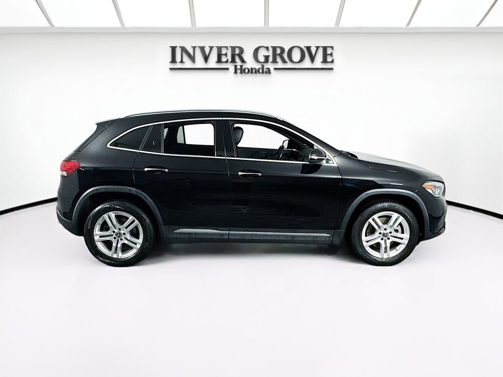 Used 2023 Mercedes-Benz GLA 250 4MATIC image 4