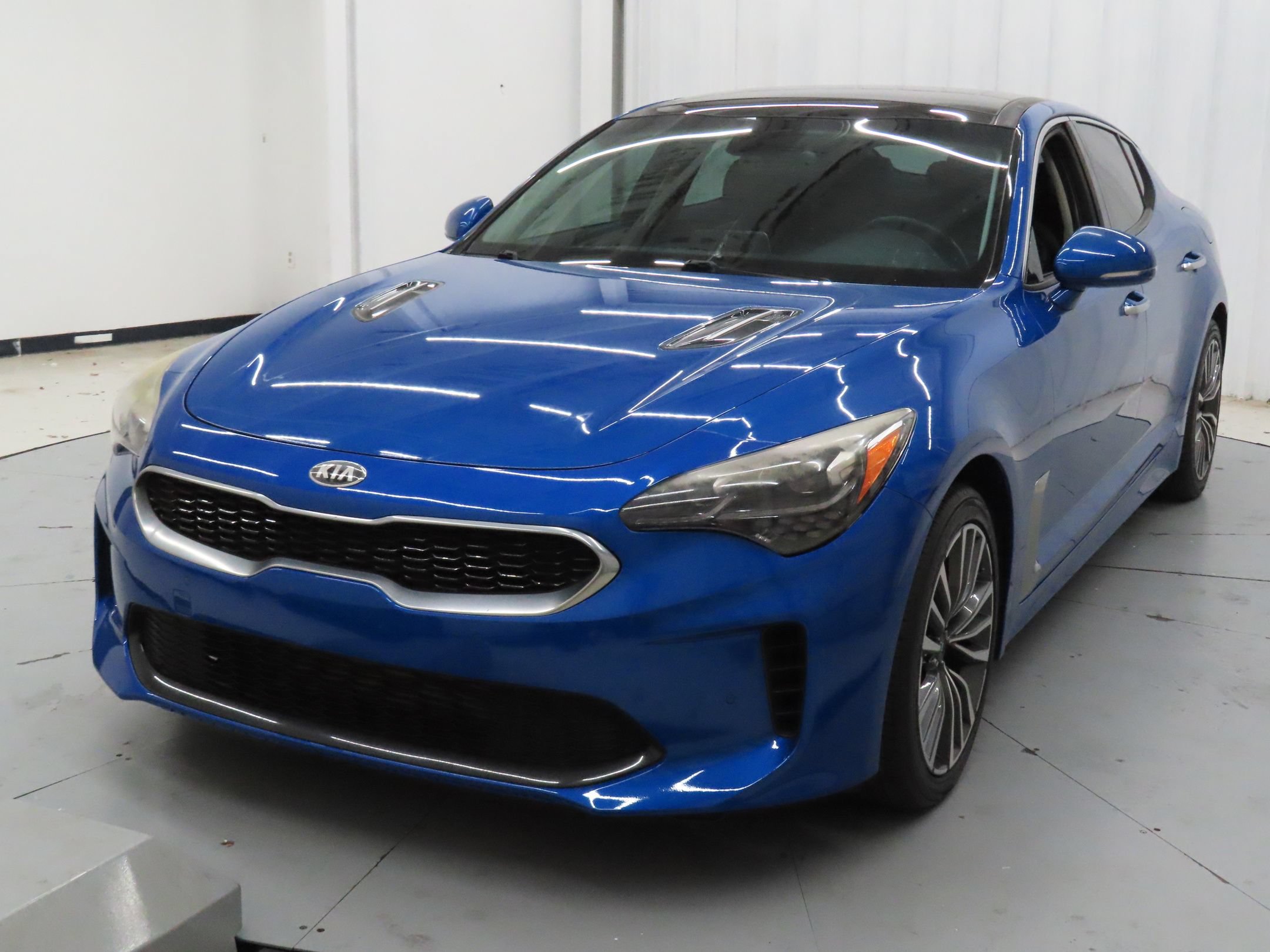 Used 2018 Kia Stinger Premium AWD/4WD image 8