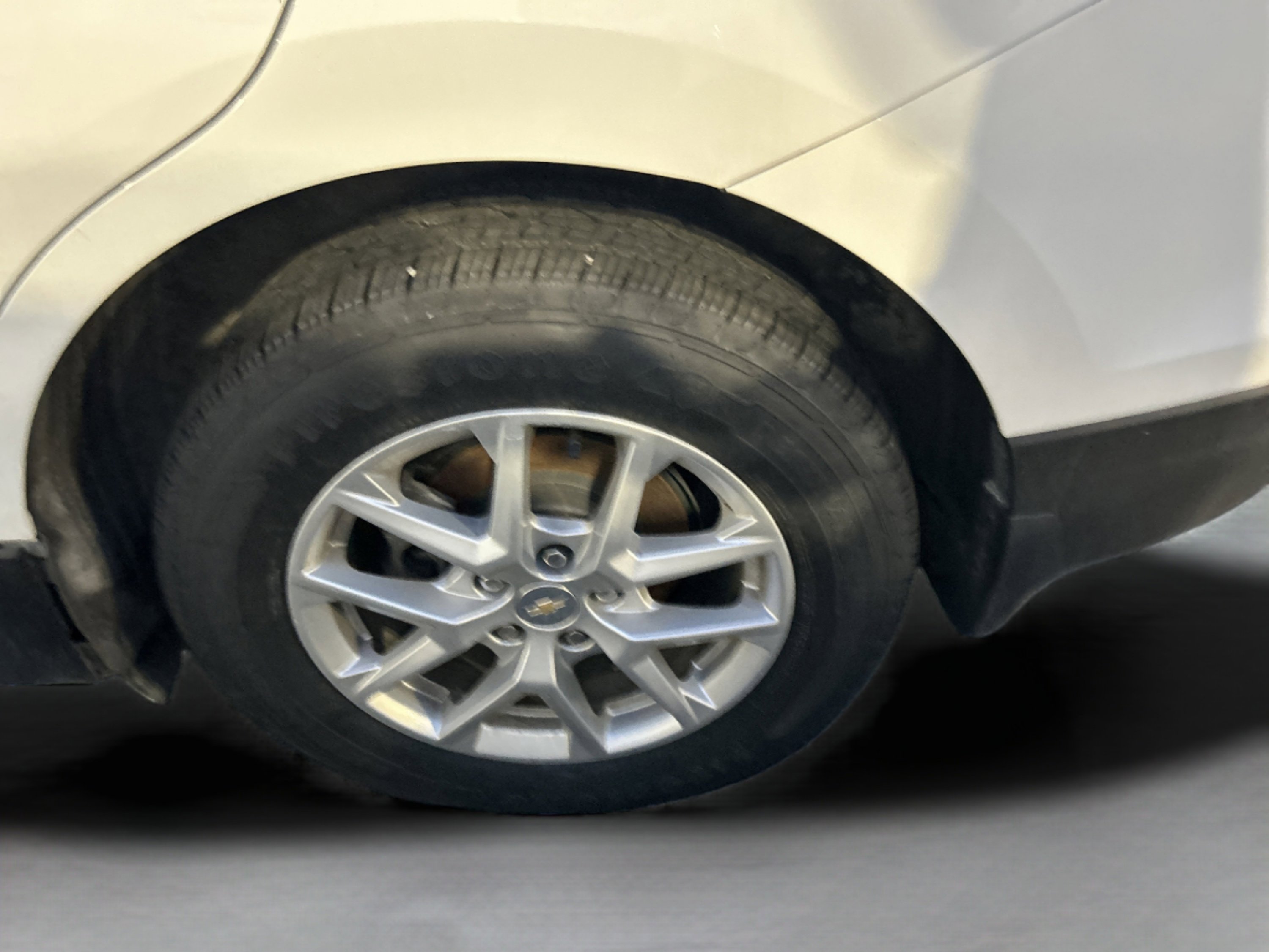 Used 2023 Chevrolet Equinox LT w/ LPO, Floor Liner Package image 10