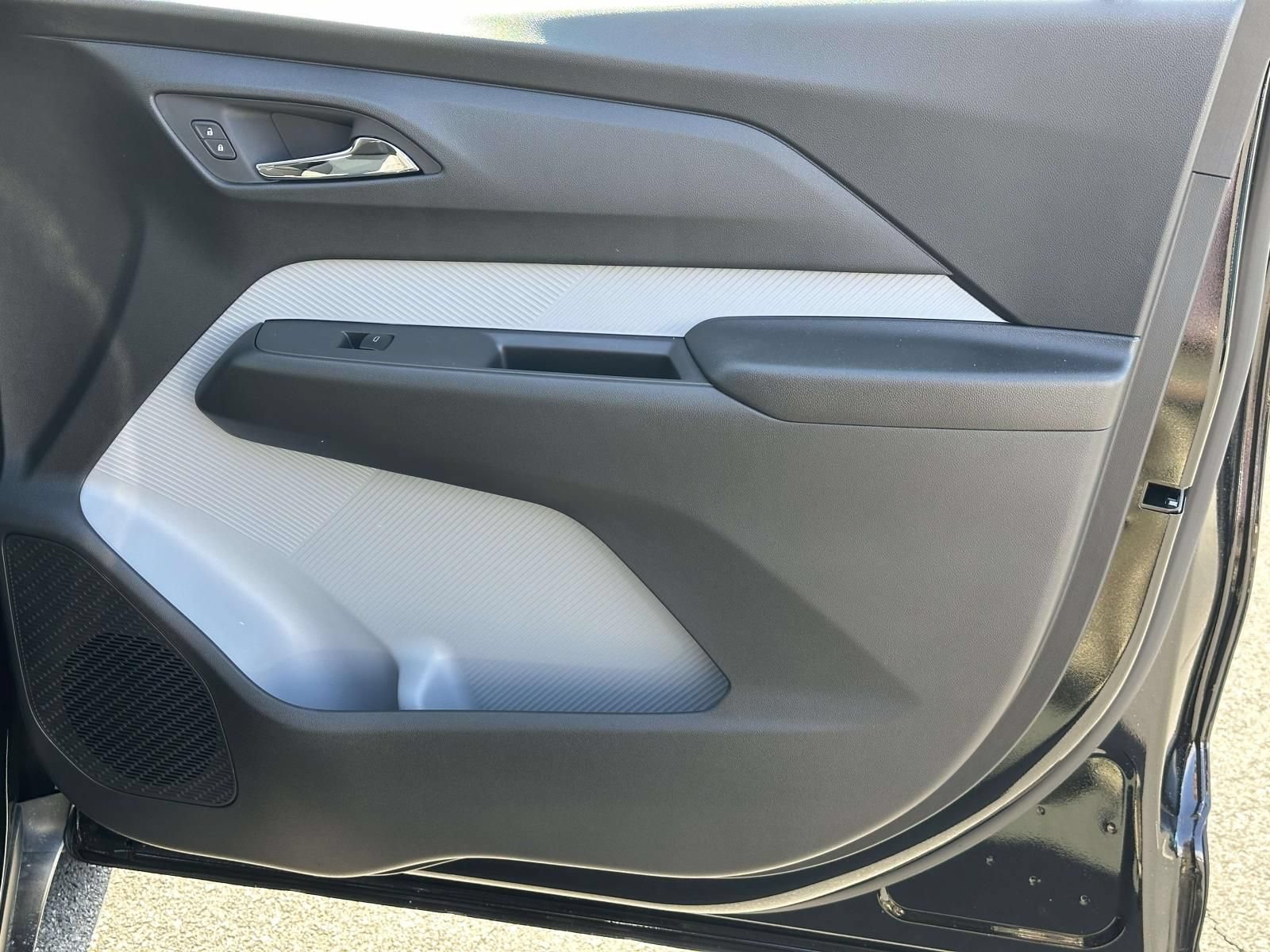 New 2027 Chevrolet Bolt LT w/ Comfort Package FWD image 25