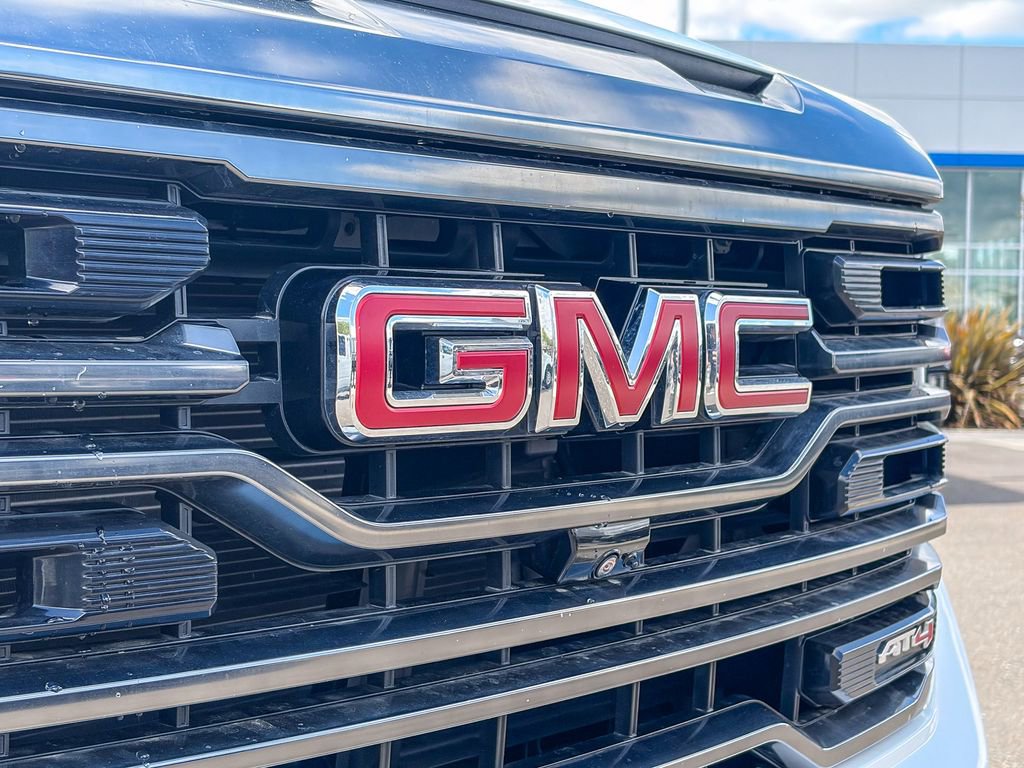 Used 2023 GMC Sierra 1500 AT4 w/ Technology Package AWD/4WD image 14