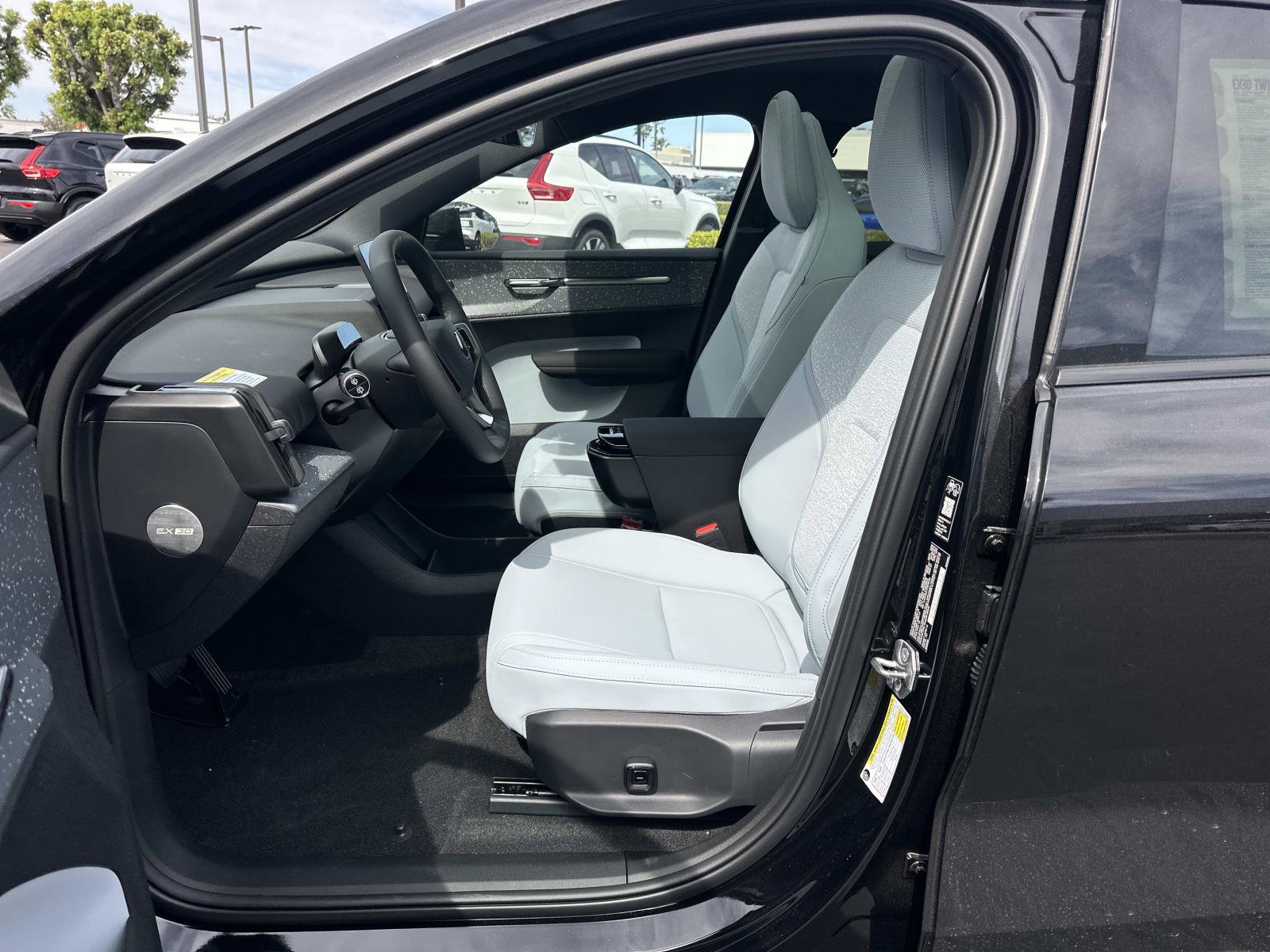 New 2026 Volvo EX30 Ultra w/ Climate Package AWD/4WD image 13