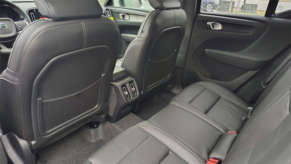 New 2026 Volvo XC40 B5 Core w/ Climate Package image 26