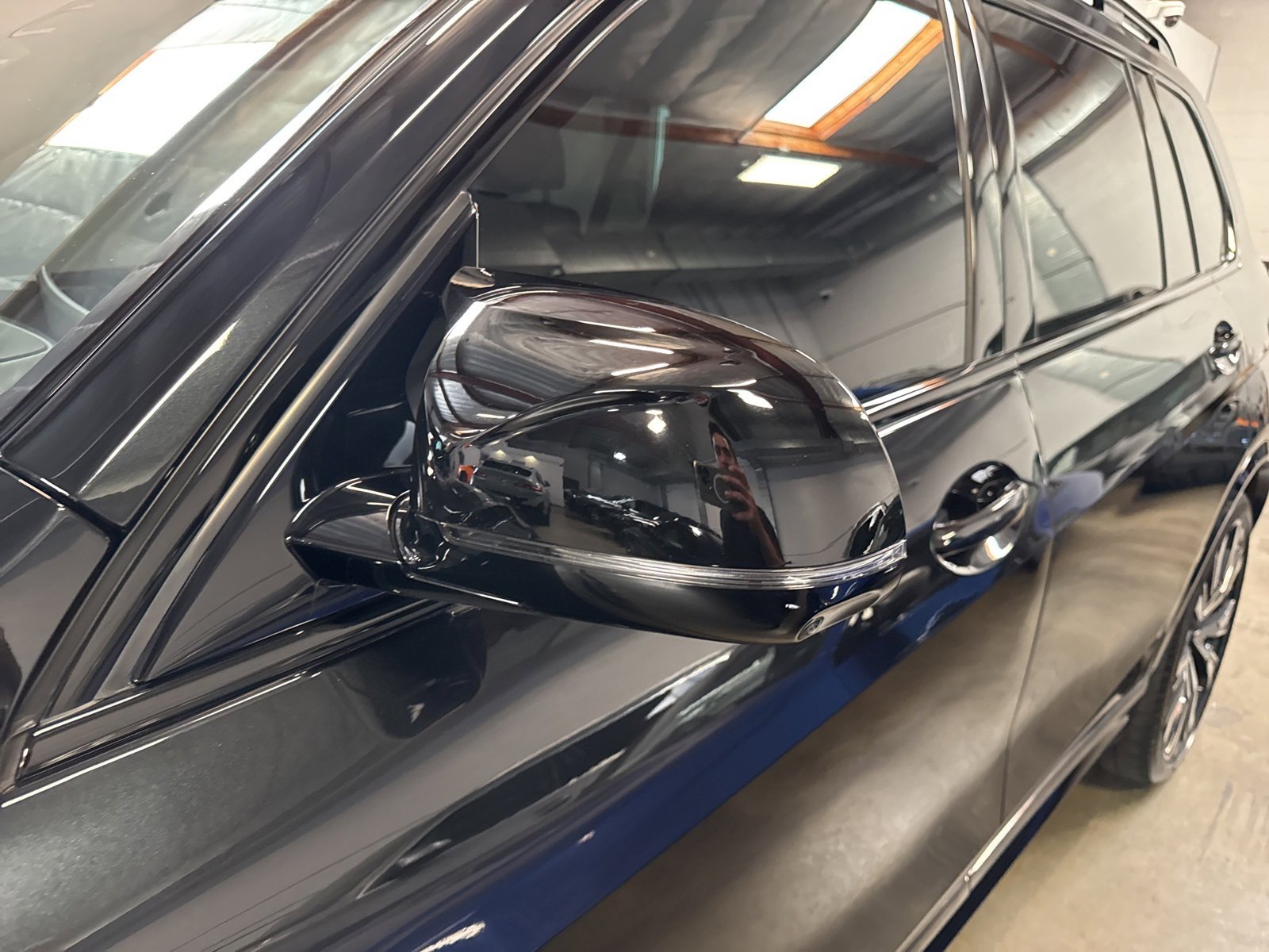 Used 2023 BMW X7 M60i w/ Executive Package image 8