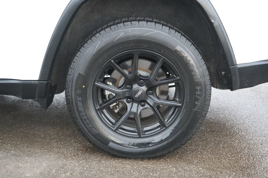 Used 2017 Jeep Grand Cherokee Laredo w/ Quick Order Package 23E image 11