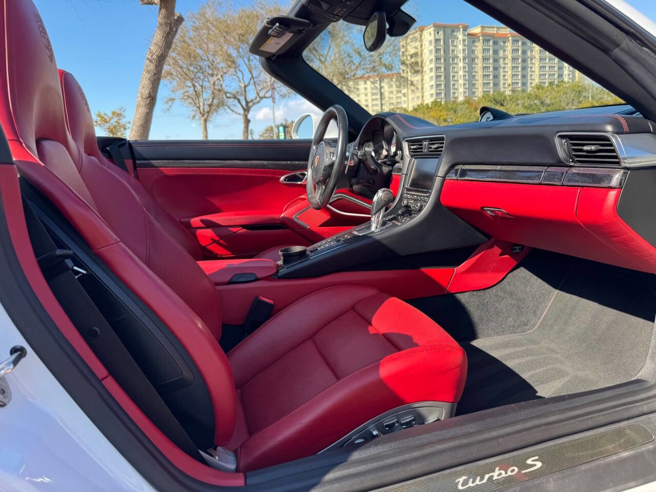 Used 2015 Porsche 911 Turbo S image 71