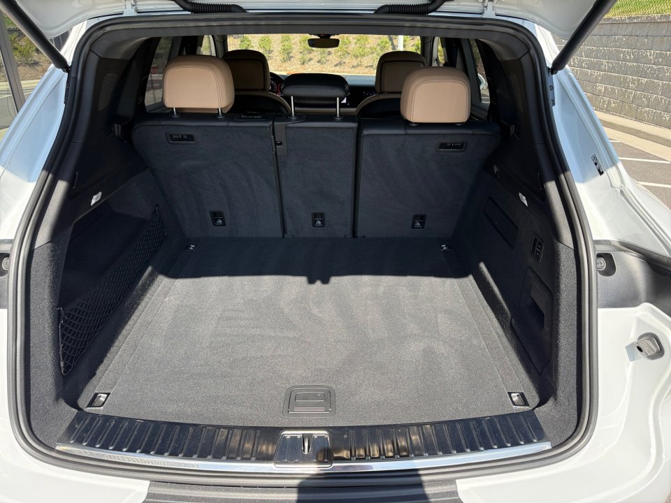 Certified 2025 Porsche Cayenne S image 17
