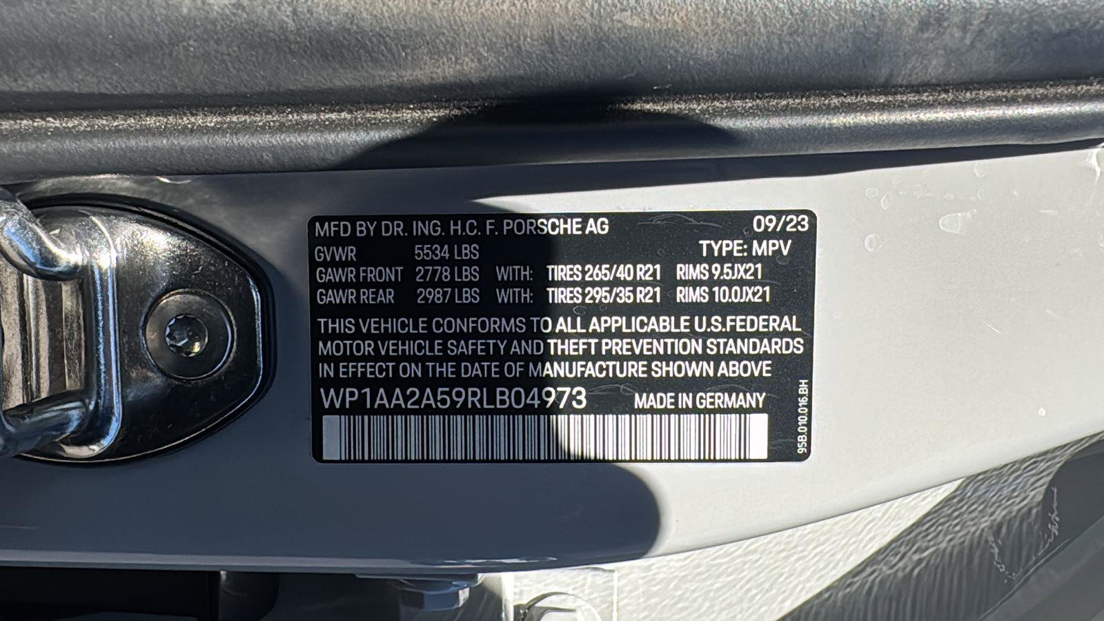 Used 2024 Porsche Macan Turbo image 21