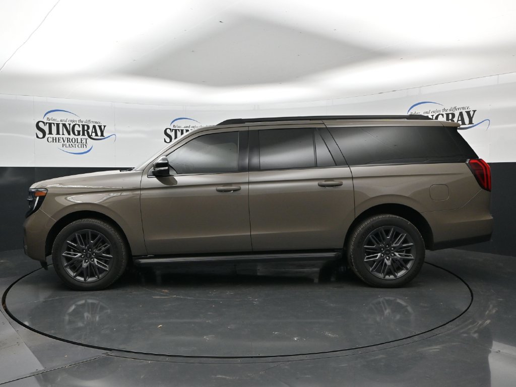 Used 2026 Ford Expedition Max Platinum w/ Stealth Appearance Package AWD/4WD image 4