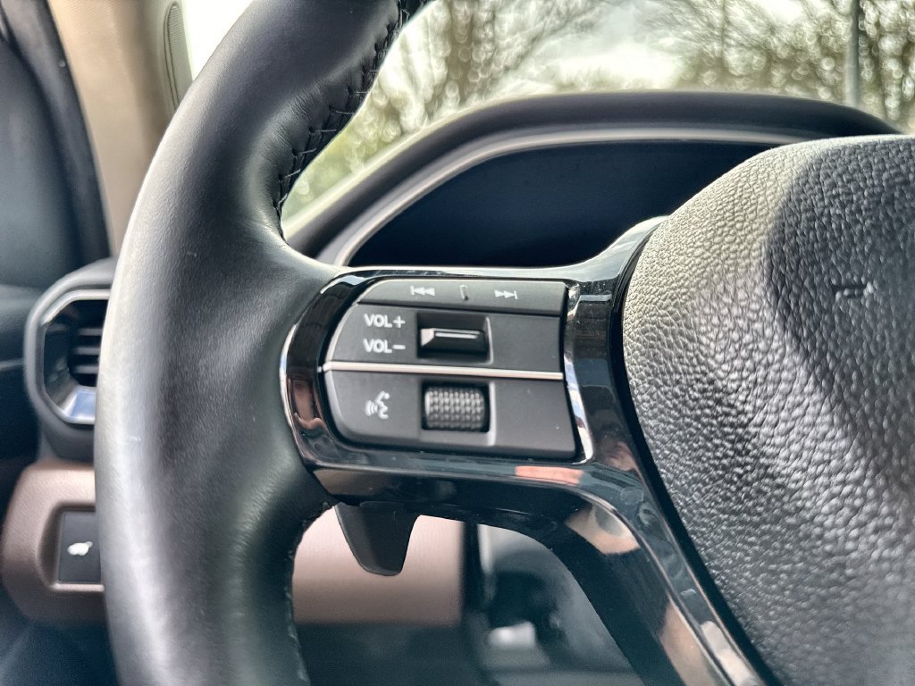 Used 2025 Honda Pilot Elite image 31