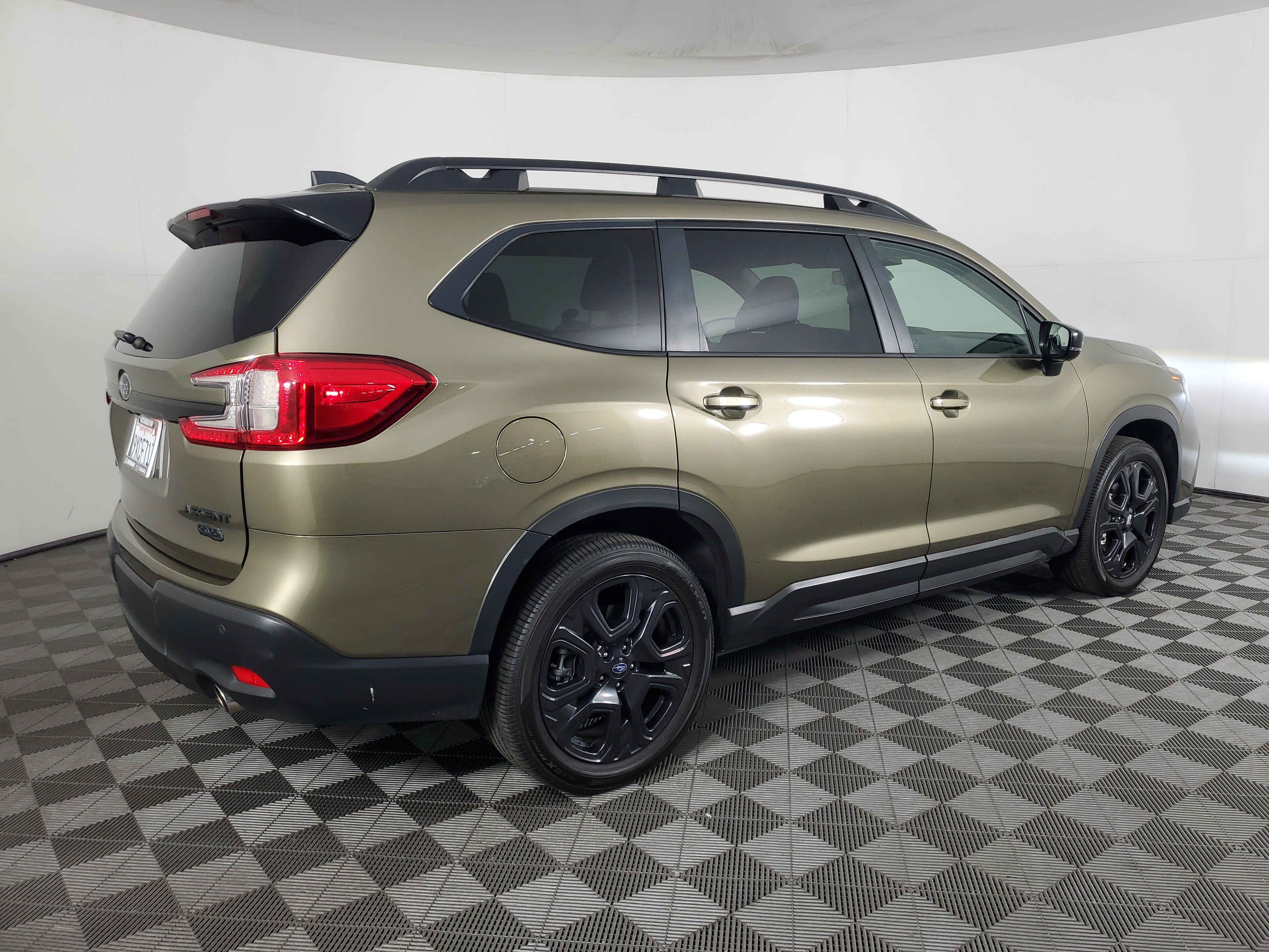 Used 2025 Subaru Ascent Bronze Edition w/ Popular Package #2 AWD/4WD image 4