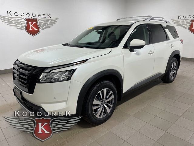 Used 2023 Nissan Pathfinder SL w/ Lighting Package (N92) image 3