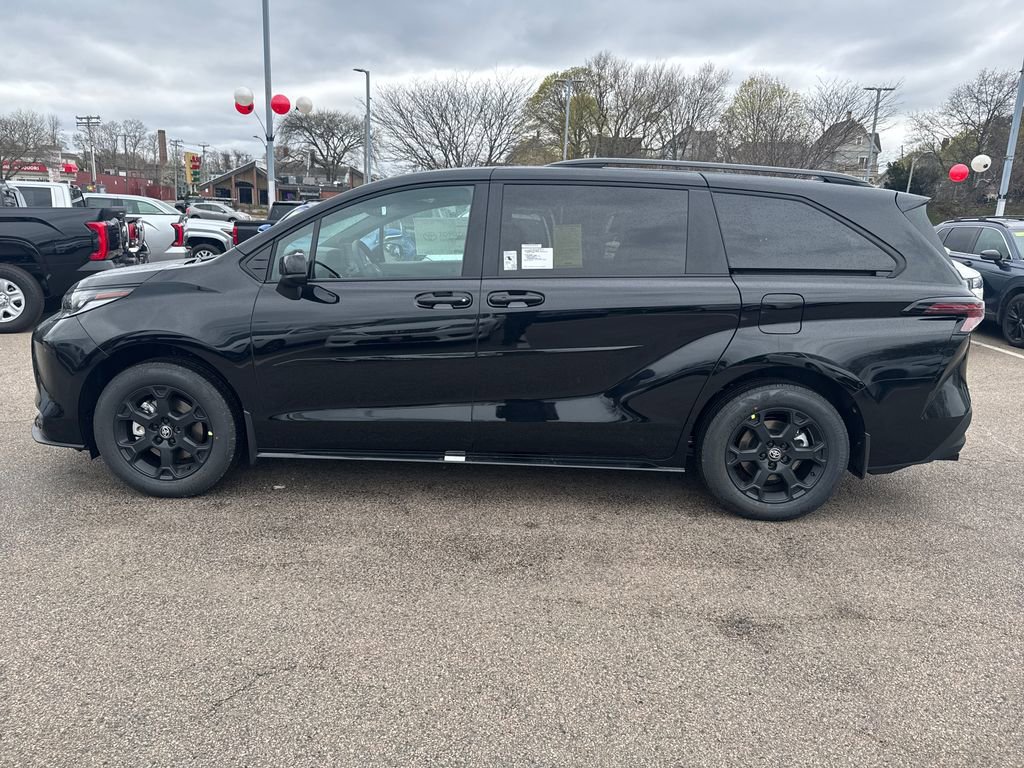 New 2026 Toyota Sienna XLE Woodland Edition AWD/4WD image 4