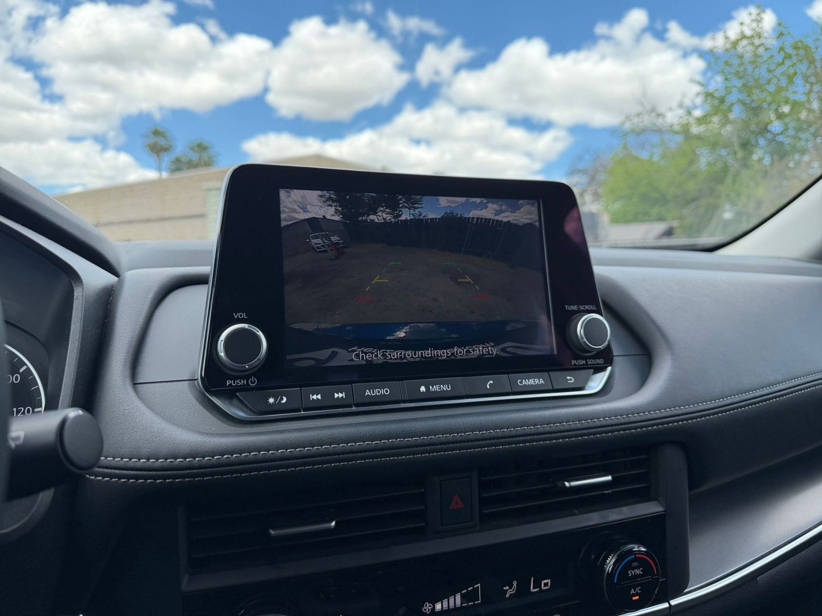 Used 2025 Nissan Rogue SV FWD image 25