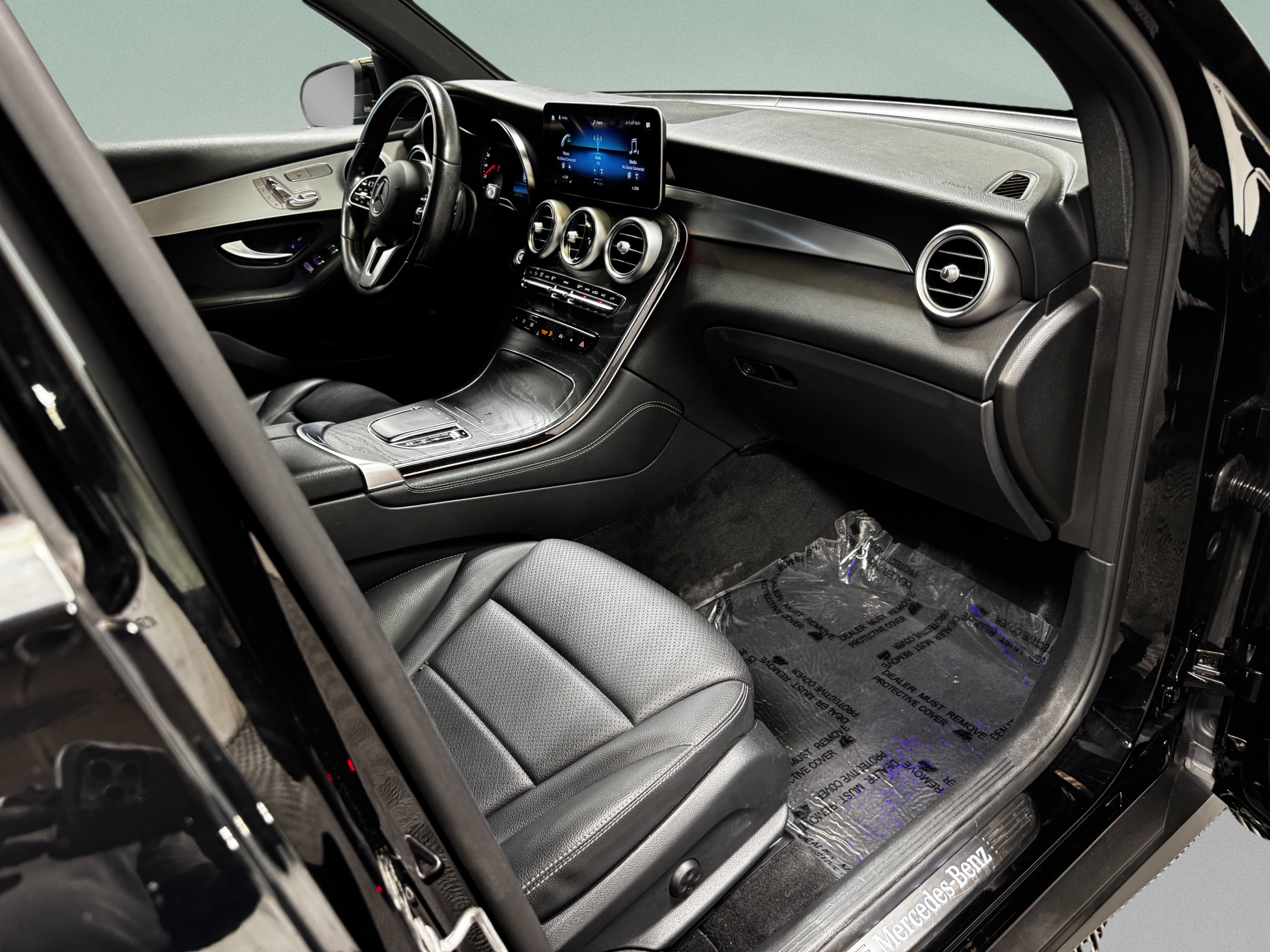 Used 2021 Mercedes-Benz GLC 300 image 11