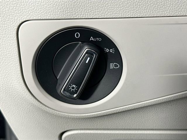 Used 2022 Volkswagen Tiguan SE R-Line image 21