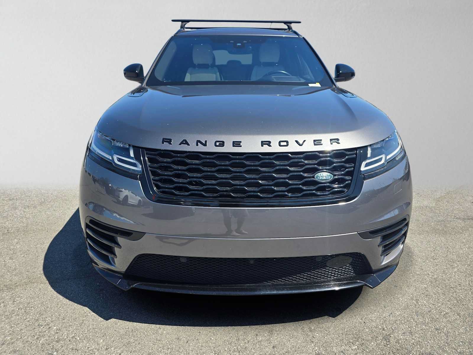 Used 2019 Land Rover Range Rover Velar R-Dynamic SE AWD/4WD image 8
