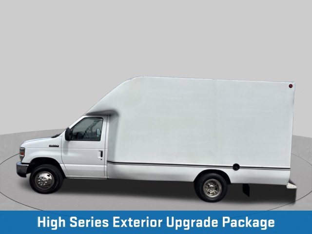 Used 2016 Ford E-350 and Econoline 350 Super Duty RWD image 2