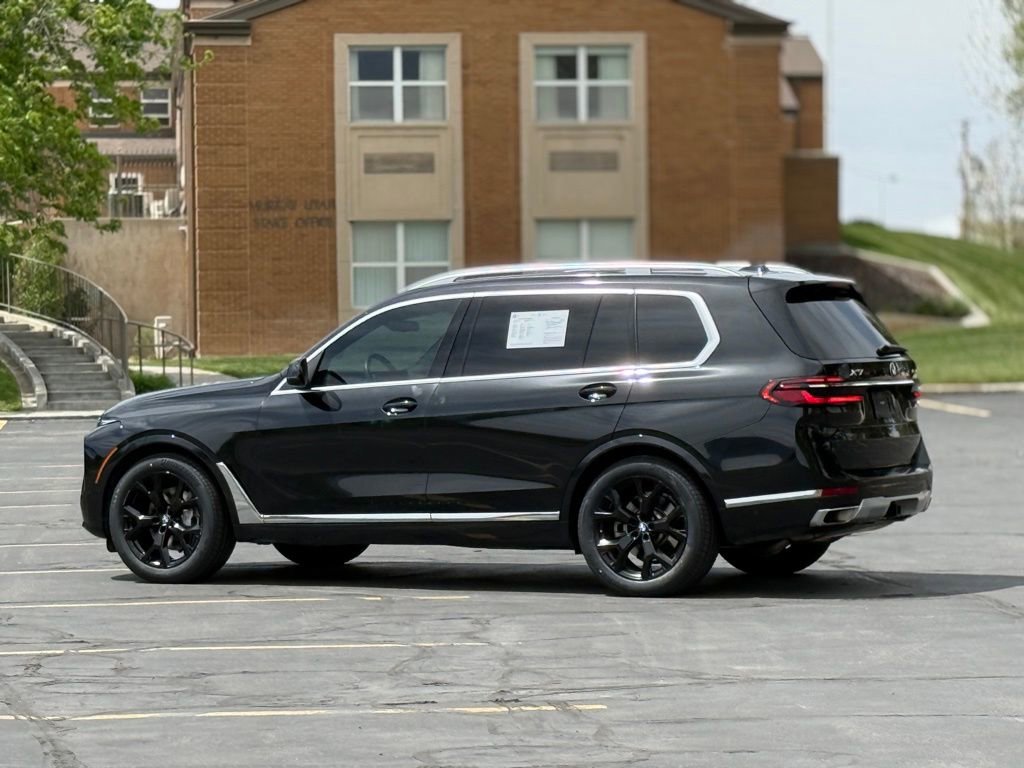 Used 2023 BMW X7 xDrive40i w/ Premium Package AWD/4WD image 7