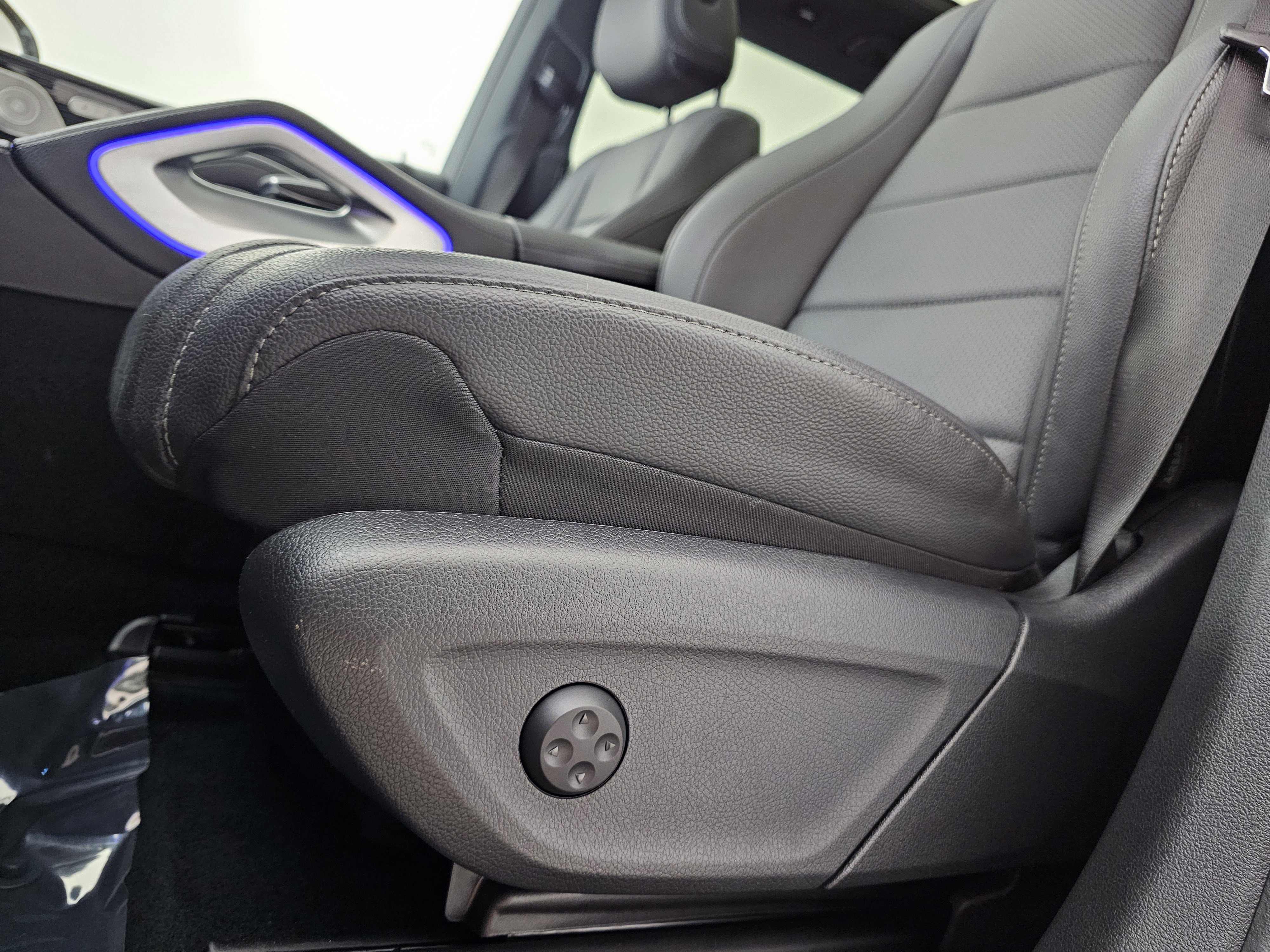 Certified 2024 Mercedes-Benz GLS 450 4MATIC w/ AMG Line Exterior image 11