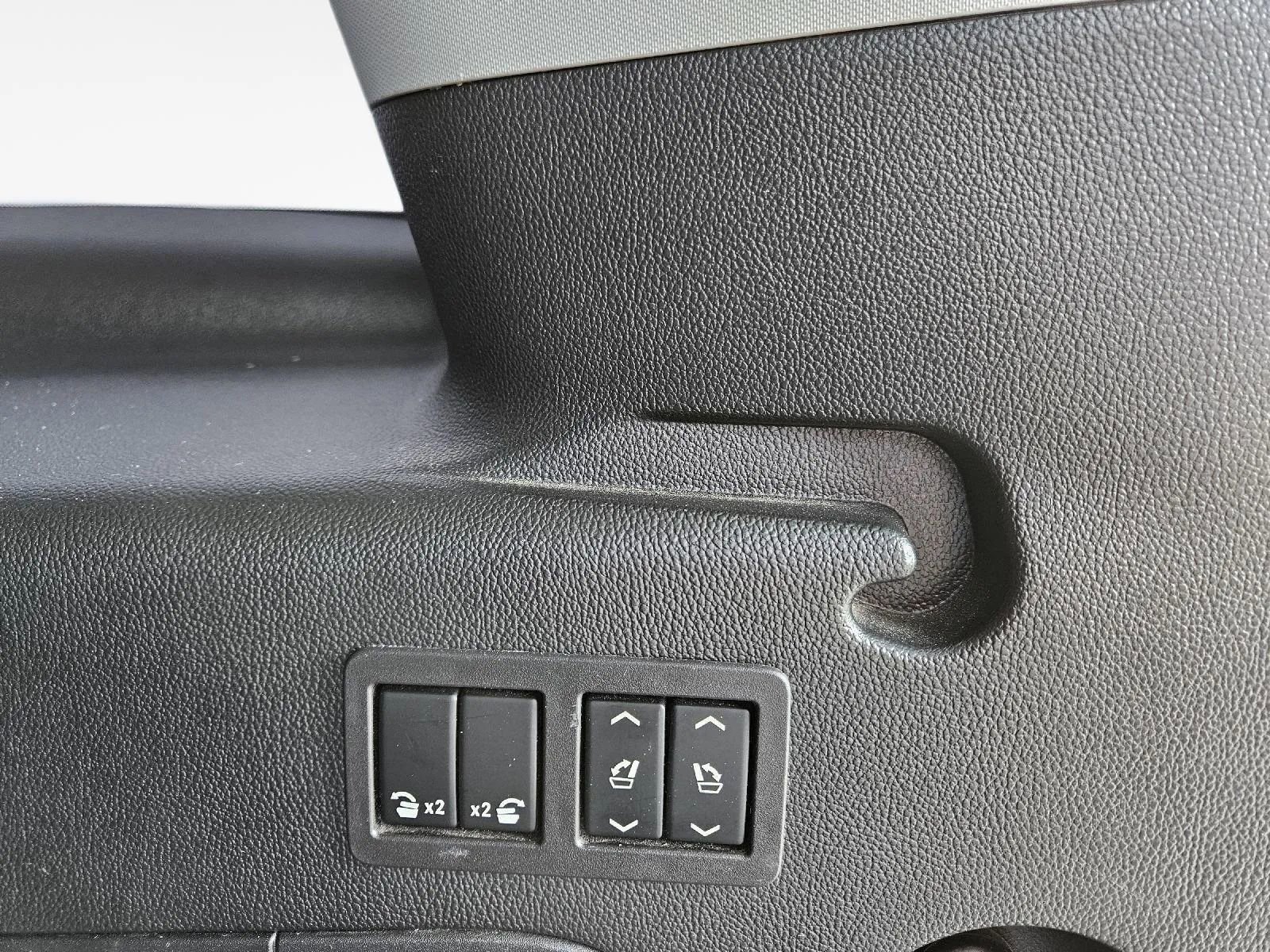 Used 2019 Chevrolet Suburban Premier w/ Premier Plus Edition image 26