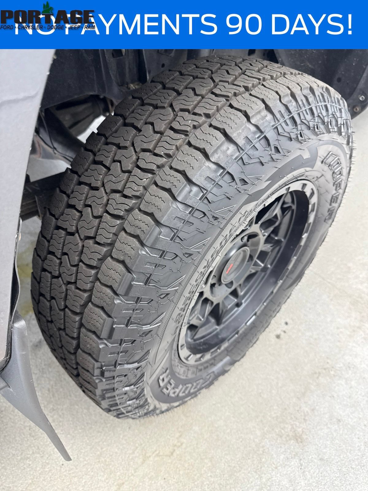 Used 2020 Toyota Tacoma SR AWD/4WD image 32