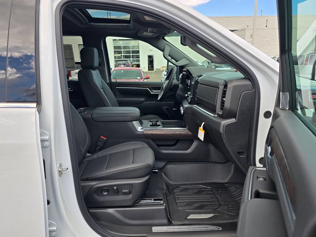 New 2026 GMC Sierra 2500 SLT w/ SLT Premium Package AWD/4WD image 32