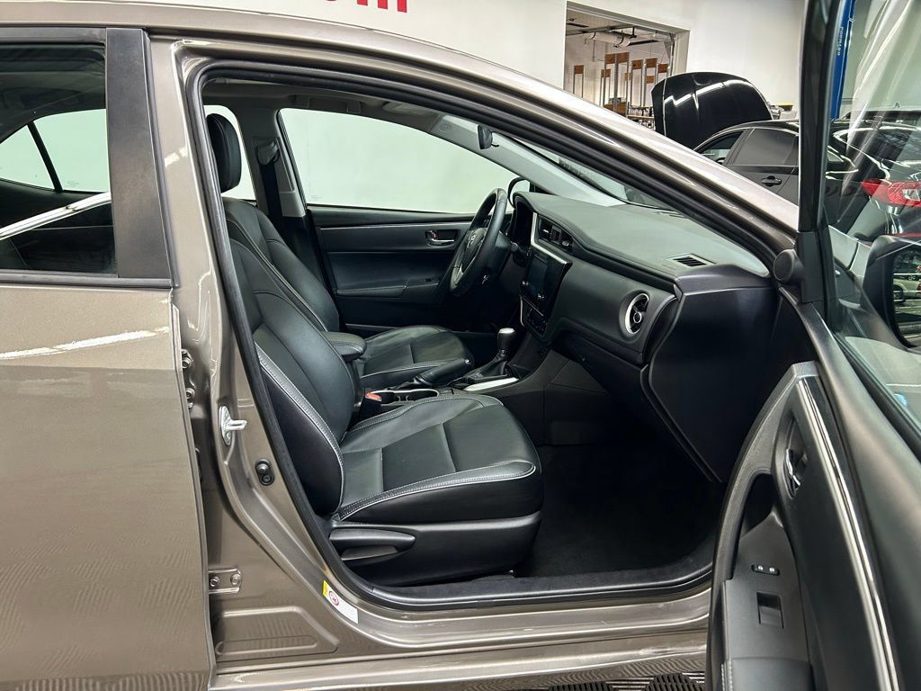 Used 2018 Toyota Corolla XLE w/ Carpet Mat Package (TMS) FWD image 12