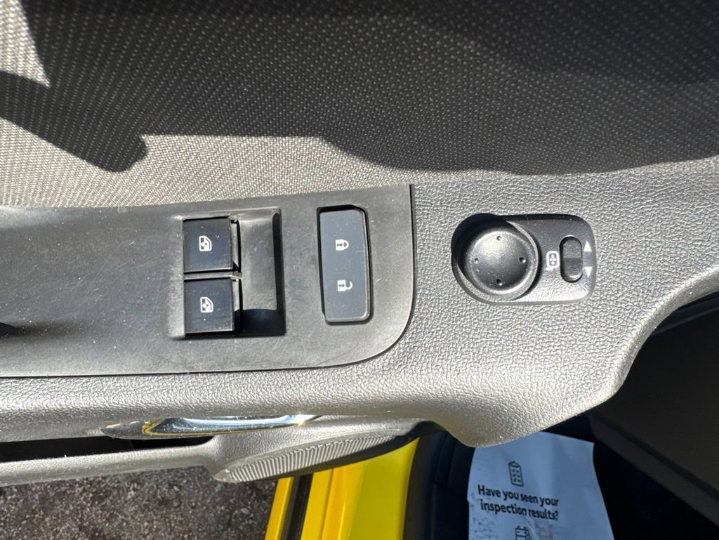 Used 2015 Chevrolet Camaro LT RWD image 14