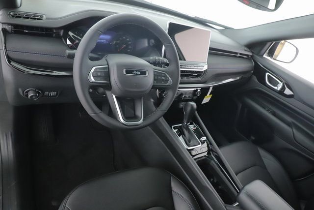 New 2026 Jeep Compass Limited image 17