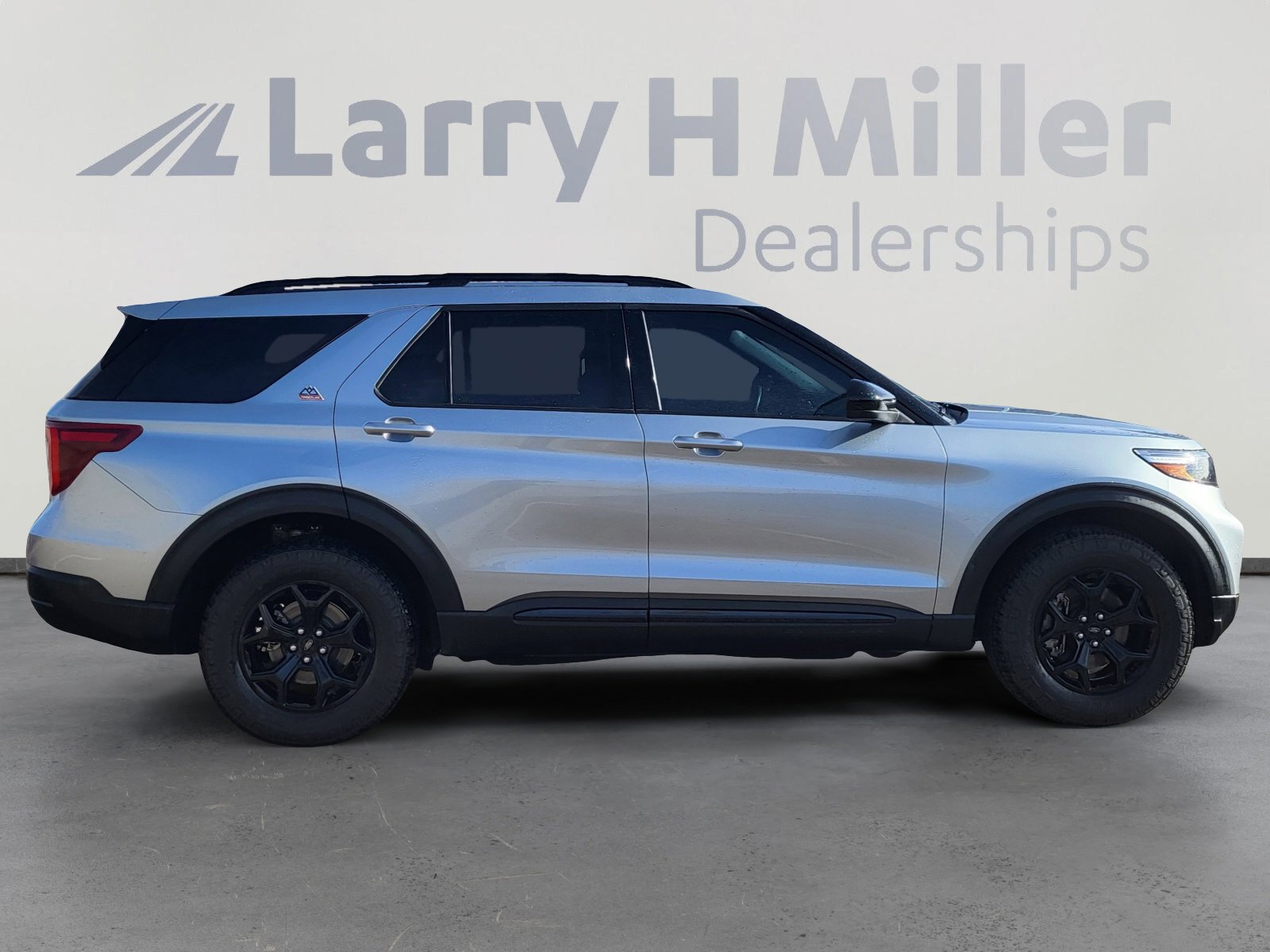Used 2024 Ford Explorer Timberline w/ Timberline Technology Package image 6