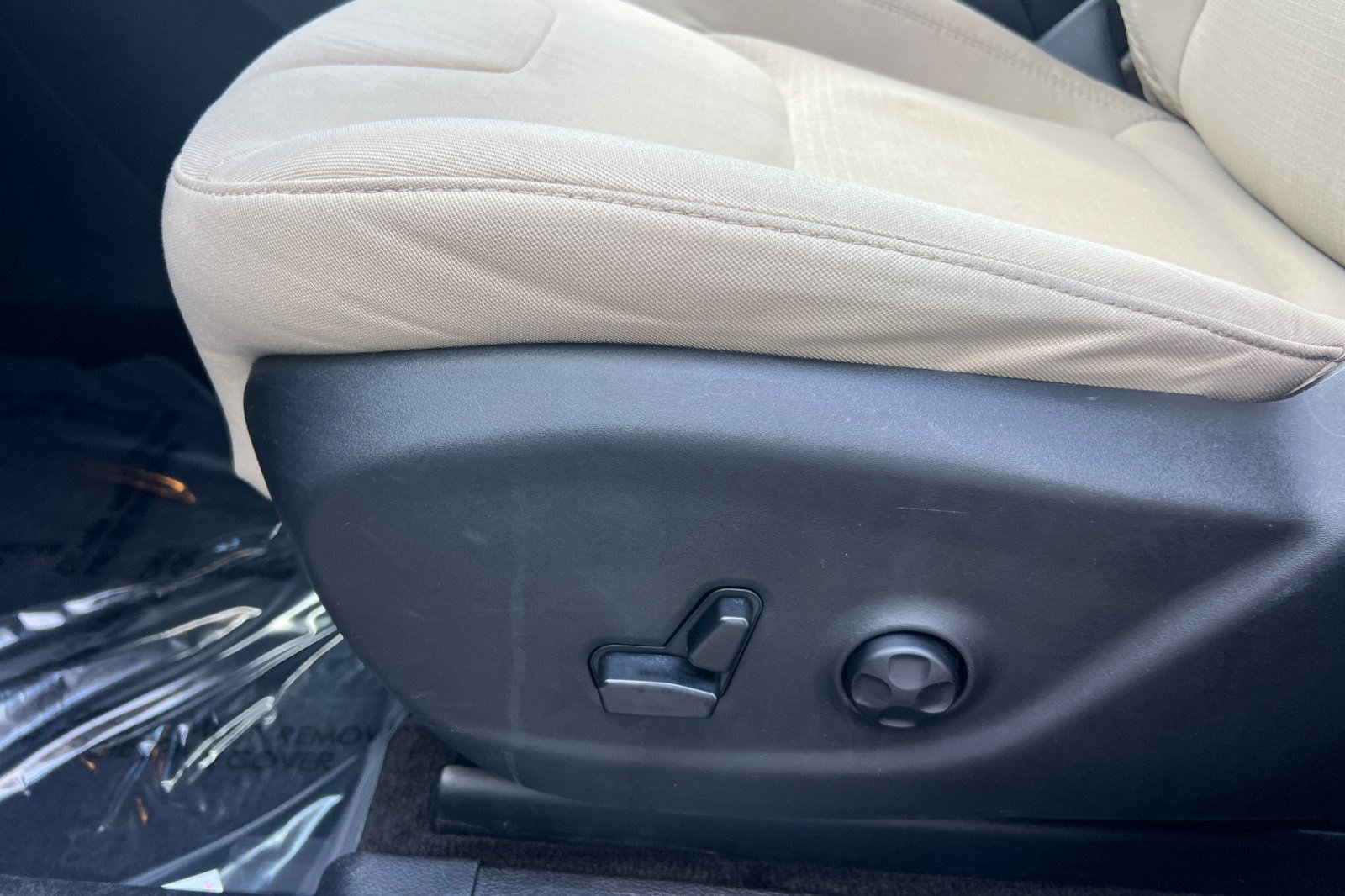 Used 2015 Jeep Cherokee Latitude w/ Comfort/Convenience Group FWD image 14