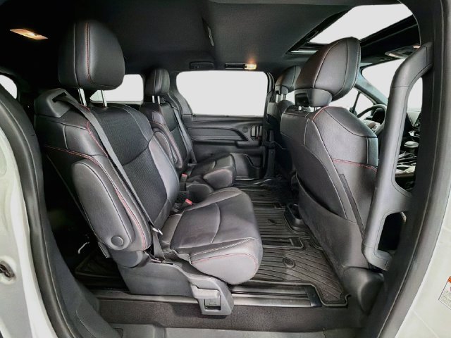 Certified 2025 Toyota Sienna XSE AWD/4WD image 23