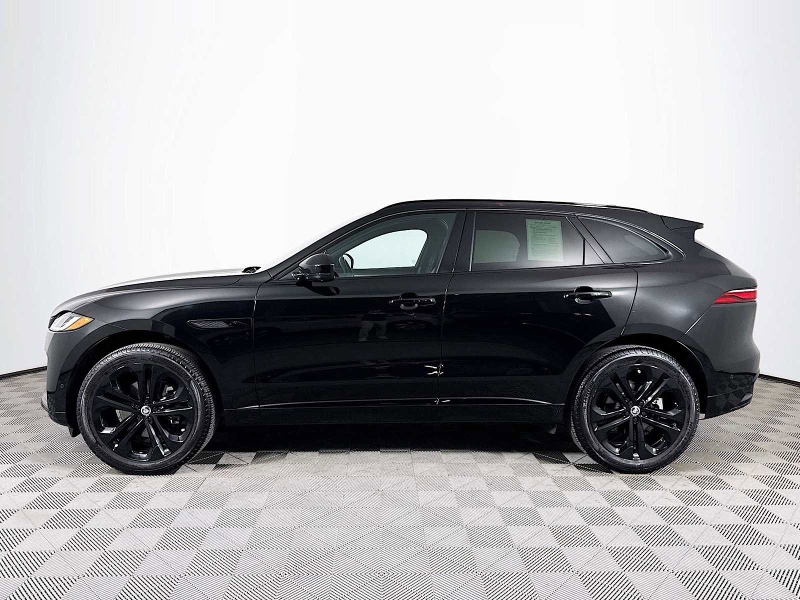 Used 2024 Jaguar F-PACE R-Dynamic S AWD/4WD image 8