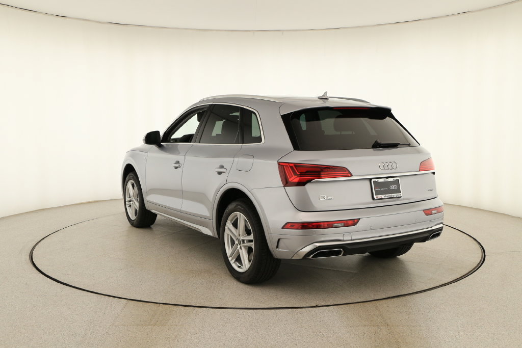 Certified 2024 Audi Q5 e Premium Plus w/ Premium Plus Package AWD/4WD image 4