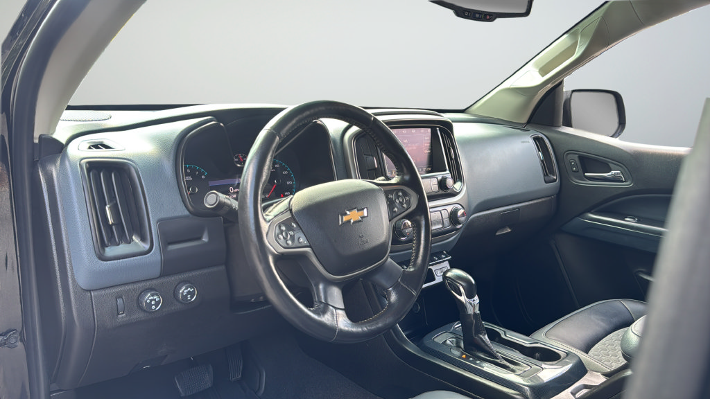 Used 2022 Chevrolet Colorado Z71 w/ Safety Package AWD/4WD image 23