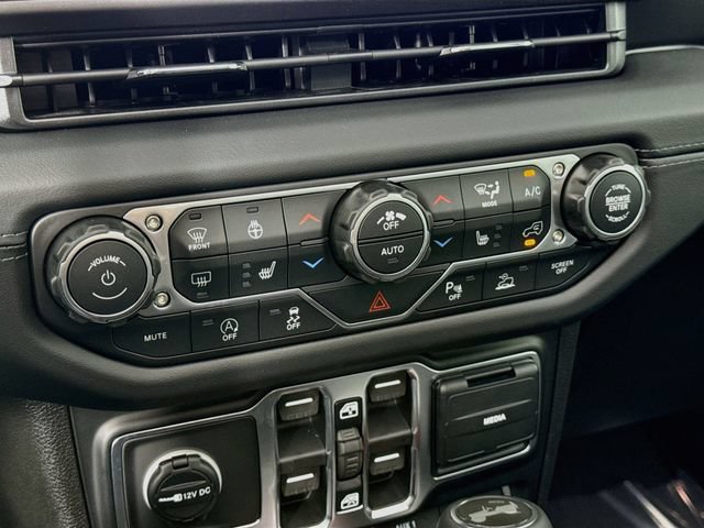New 2026 Jeep Wrangler Unlimited Sahara AWD/4WD image 16