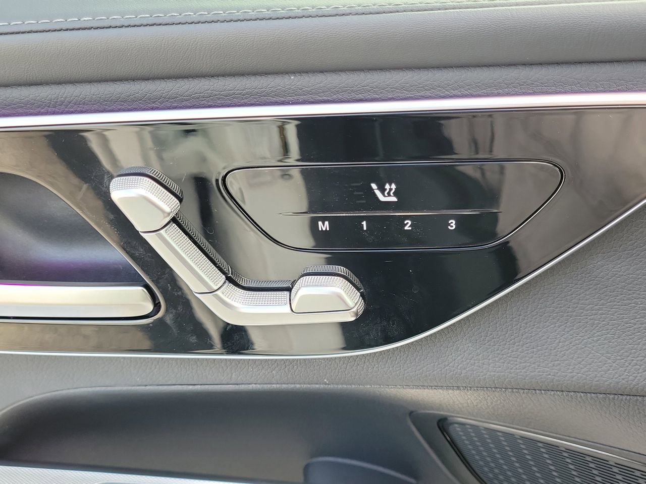 Certified 2024 Mercedes-Benz GLC 300 4MATIC image 25