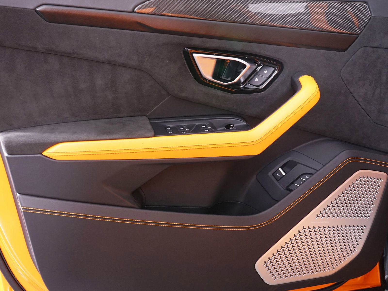 Used 2022 Lamborghini Urus image 37