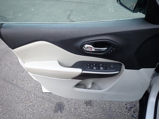 Certified 2019 Jeep Cherokee Limited w/ Trailer Tow Group image 18