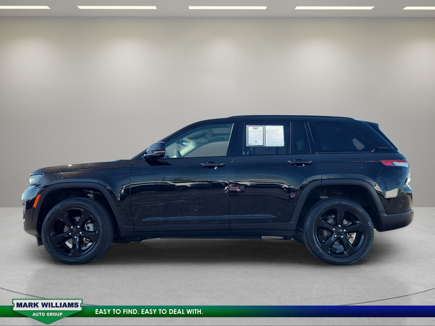 Used 2023 Jeep Grand Cherokee Limited w/ Luxury Tech Group II AWD/4WD image 7