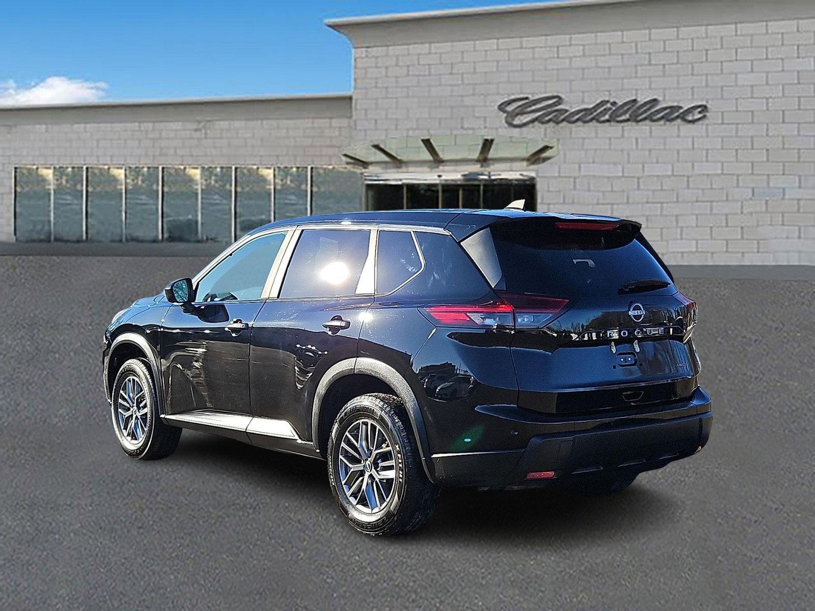 Used 2024 Nissan Rogue S image 6