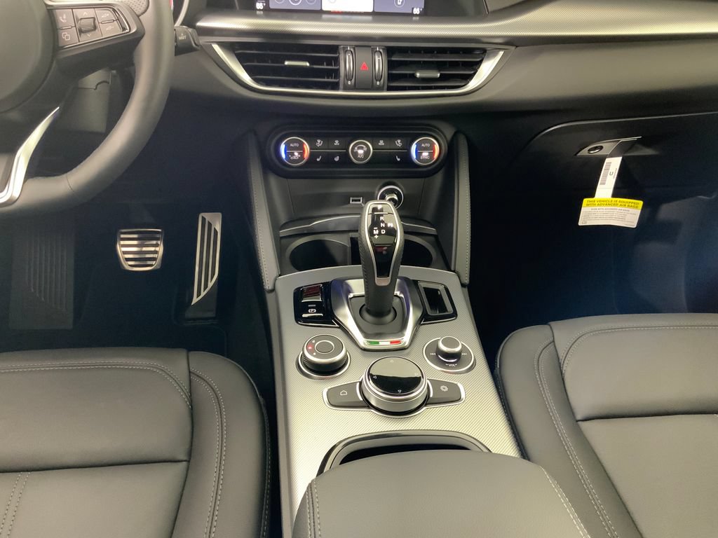 New 2026 Alfa Romeo Stelvio Sprint w/ Convenience Package AWD/4WD image 29