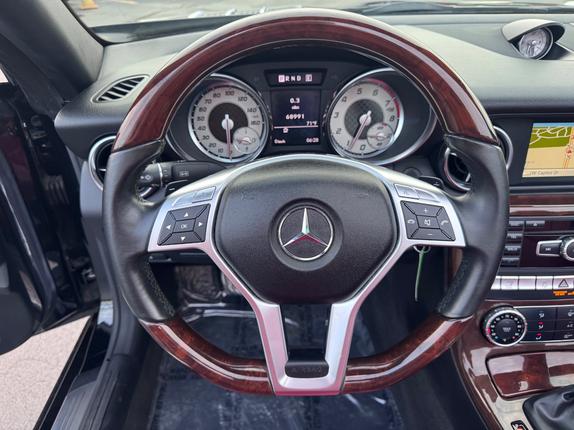 Used 2013 Mercedes-Benz SLK 250 image 16