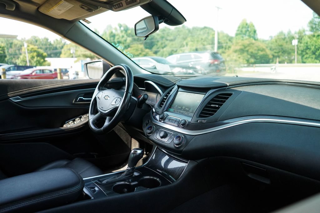 Used 2020 Chevrolet Impala LT FWD image 14