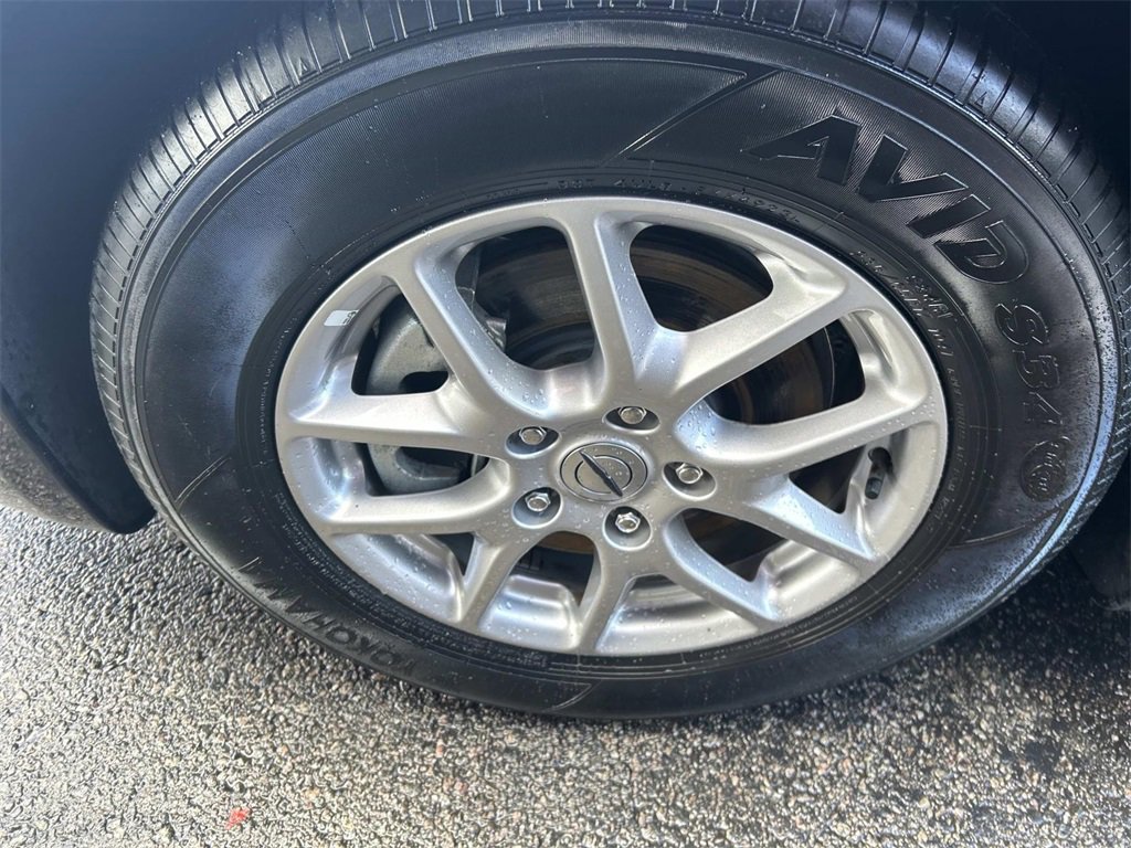 Used 2024 Chrysler Pacifica Touring-L image 9