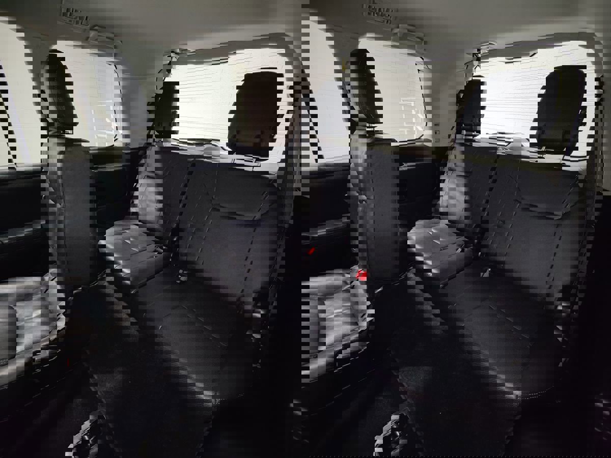 Used 2015 Lexus LX 570 4WD w/ Luxury Package image 53