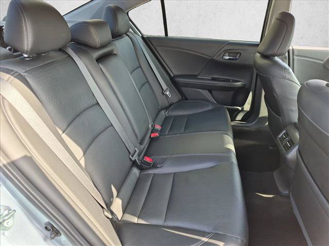 Used 2017 Honda Accord Touring image 19