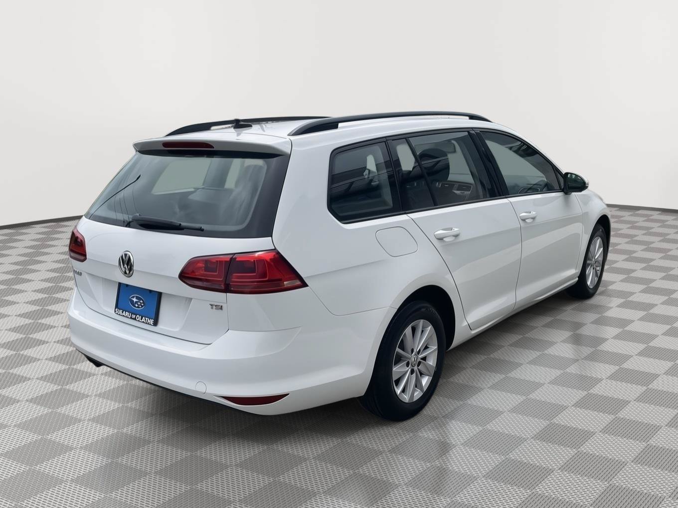 Used 2016 Volkswagen Golf S FWD image 8