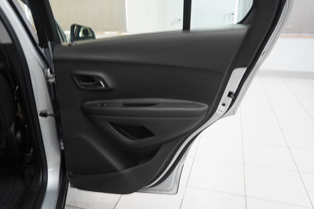 Used 2019 Chevrolet Trax LS image 22